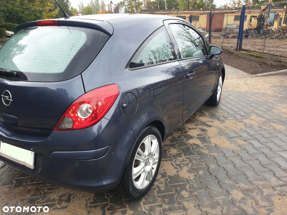 Opel Corsa 1.4 16V Cosmo - 3