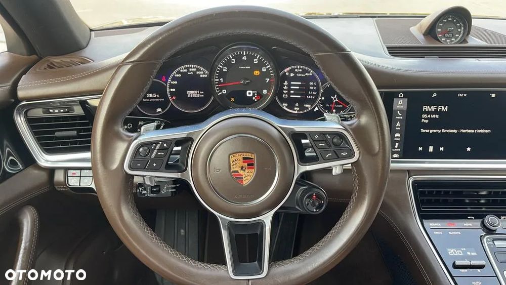 Porsche Panamera 4S Executive - 24