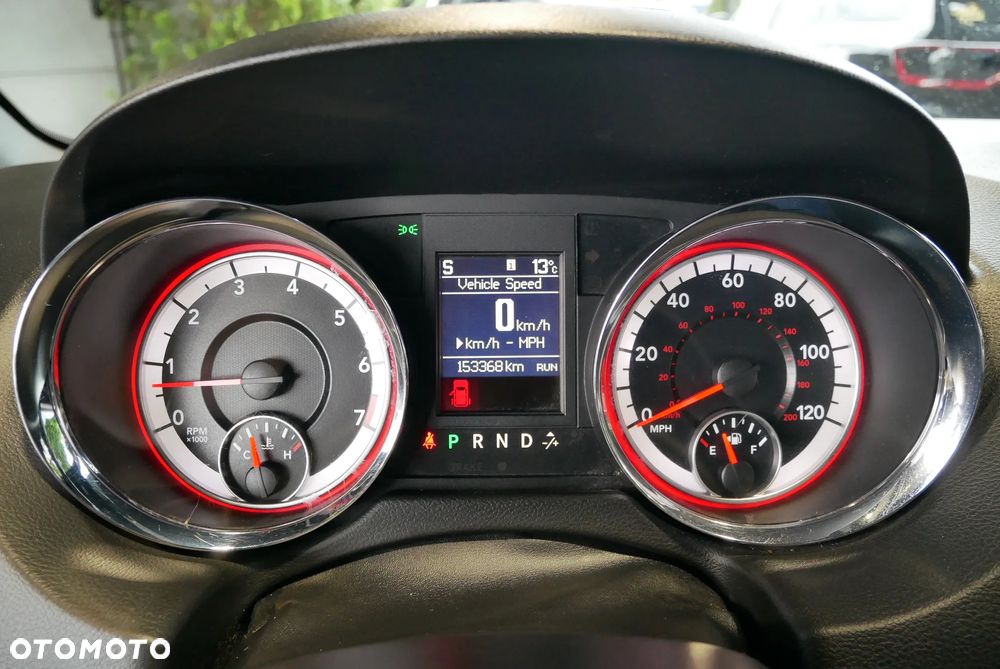 Dodge Grand Caravan - 21
