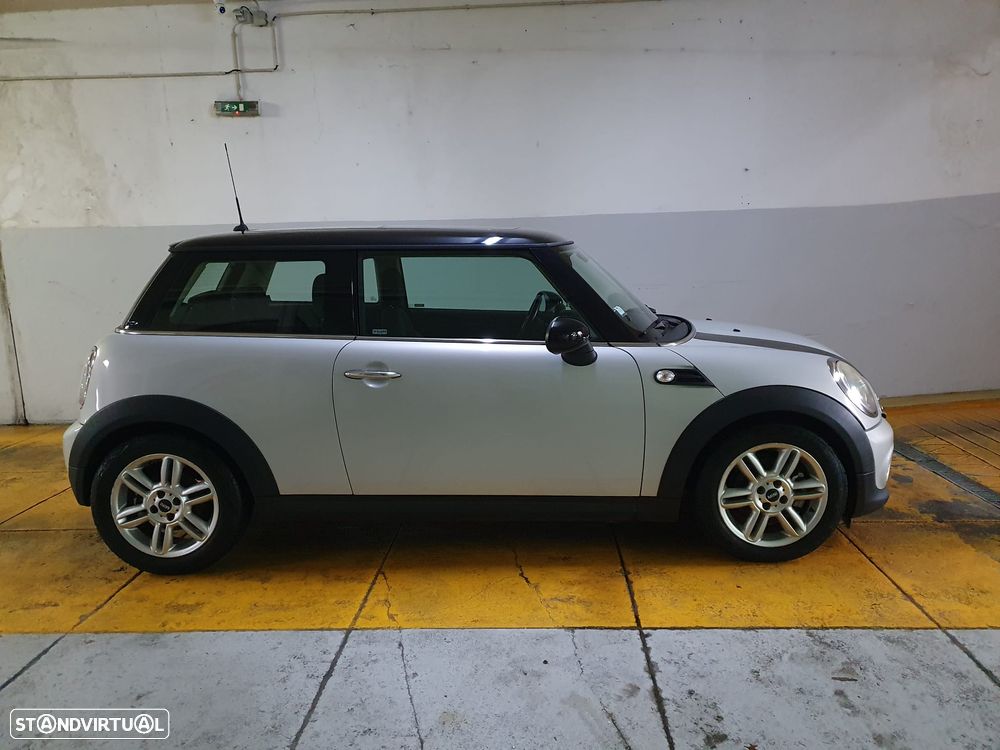 MINI 3 Portas Cooper D - 3