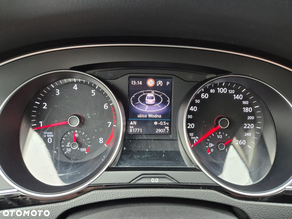 Volkswagen Passat 2.0 TSI Business DSG - 12