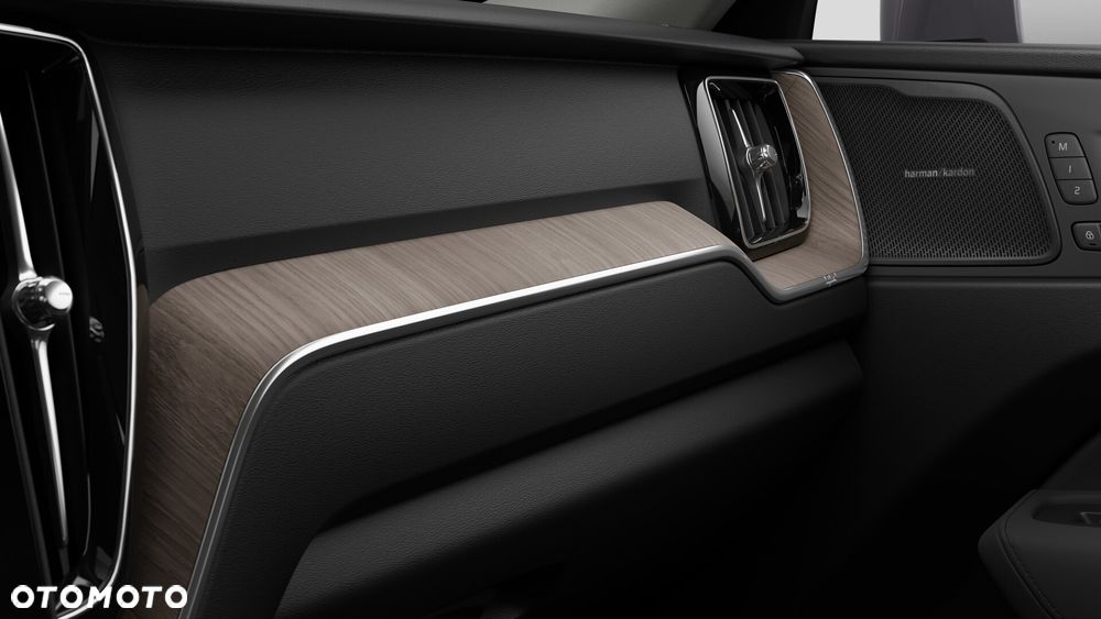 Volvo XC 60 T6 Plug-In Hybrid AWD Plus Bright - 12