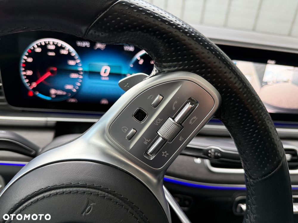 Mercedes-Benz GLS - 31