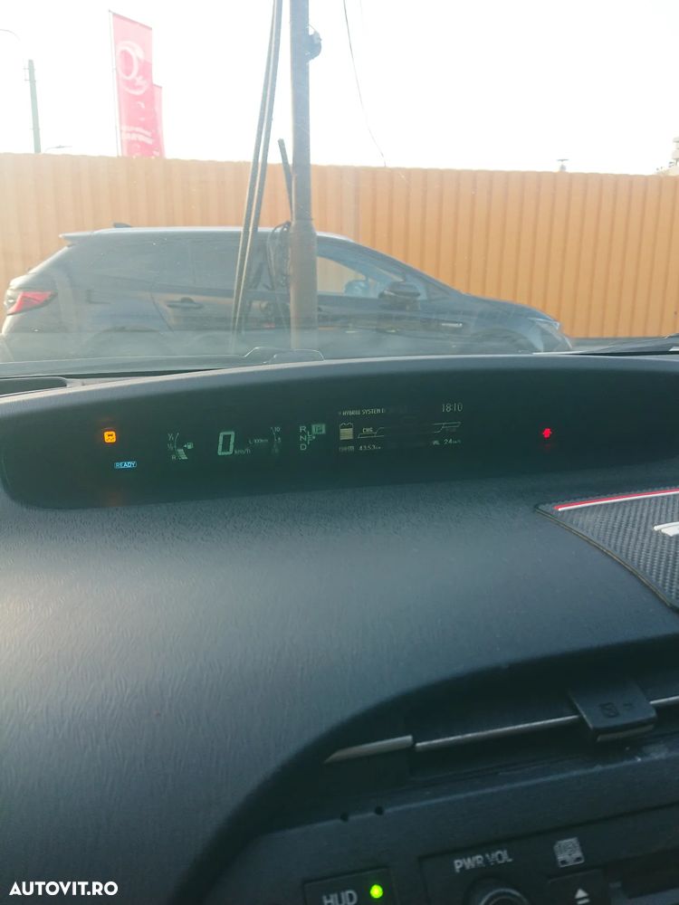 Toyota Prius (Hybrid) Luna - 3