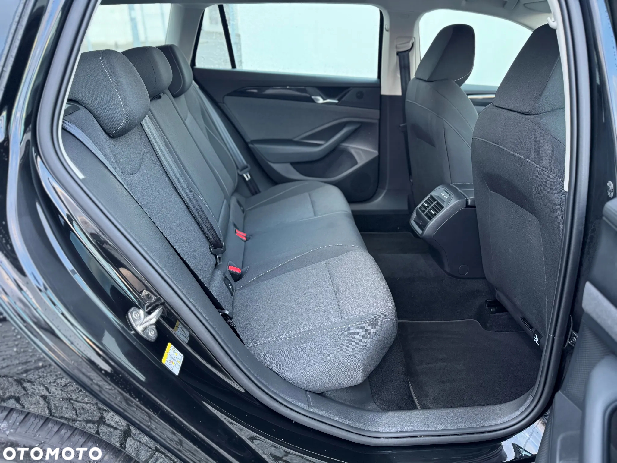 Volkswagen Passat - 9