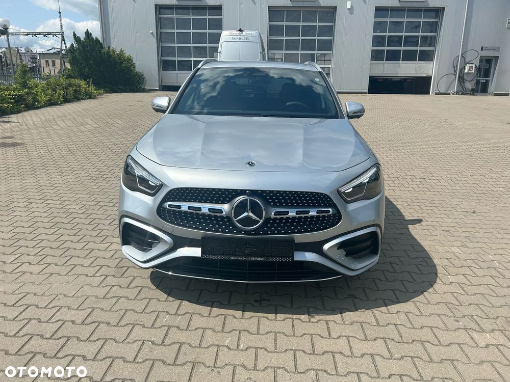 Mercedes-Benz GLA 200 d 4-Matic AMG Line 8G-DCT - 2