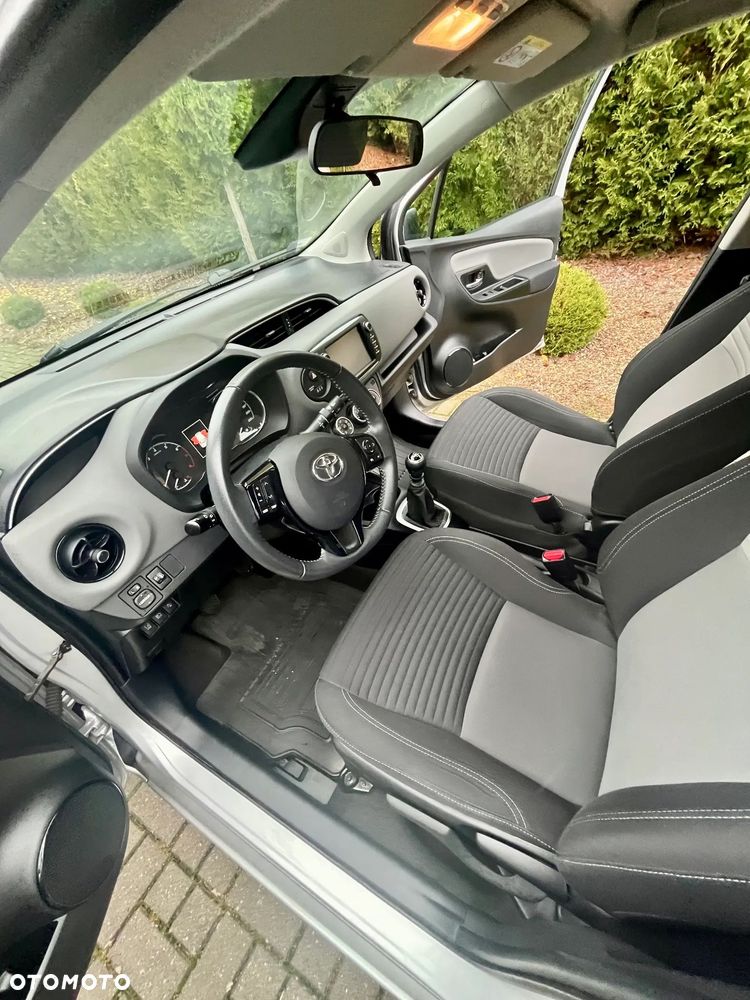 Toyota Yaris 2017 photo 5