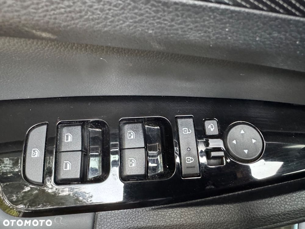 Kia Sportage 1.6 T-GDI HEV Business Line 4WD - 17