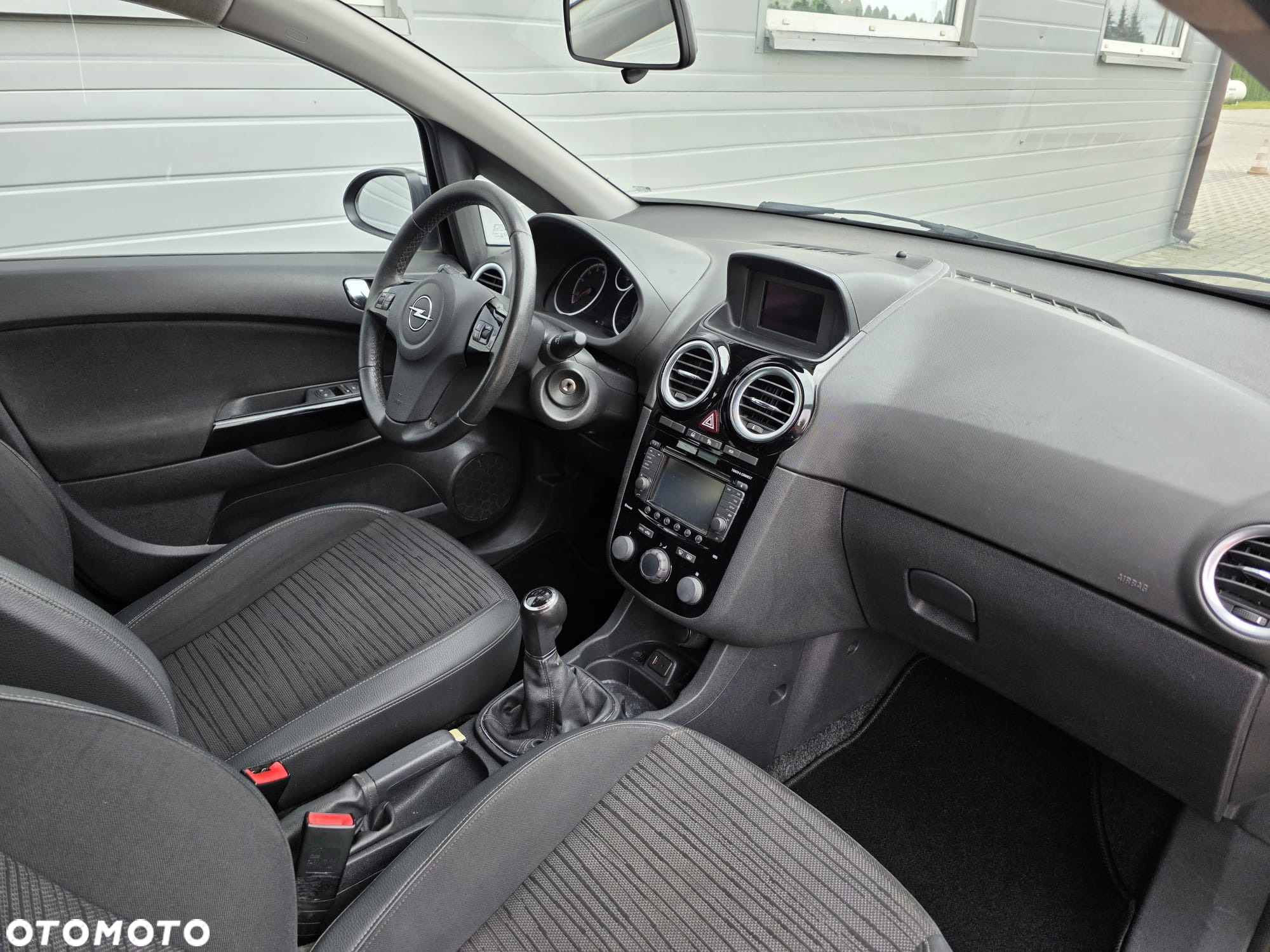 Opel Corsa 1.2 16V Cosmo S&S - 20