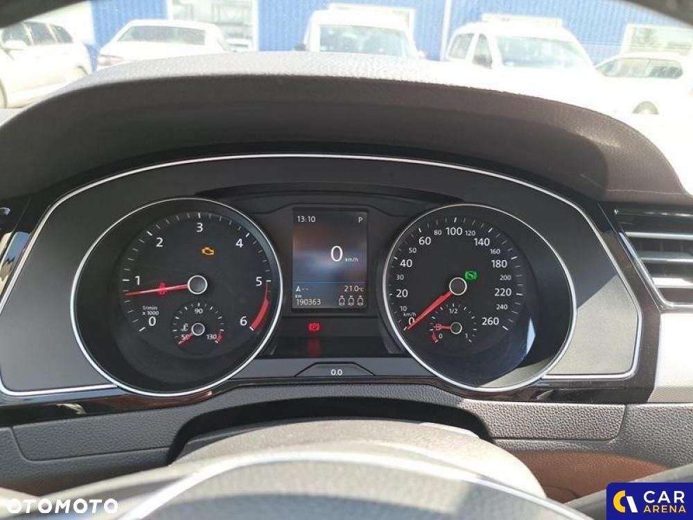 Volkswagen Passat - 16