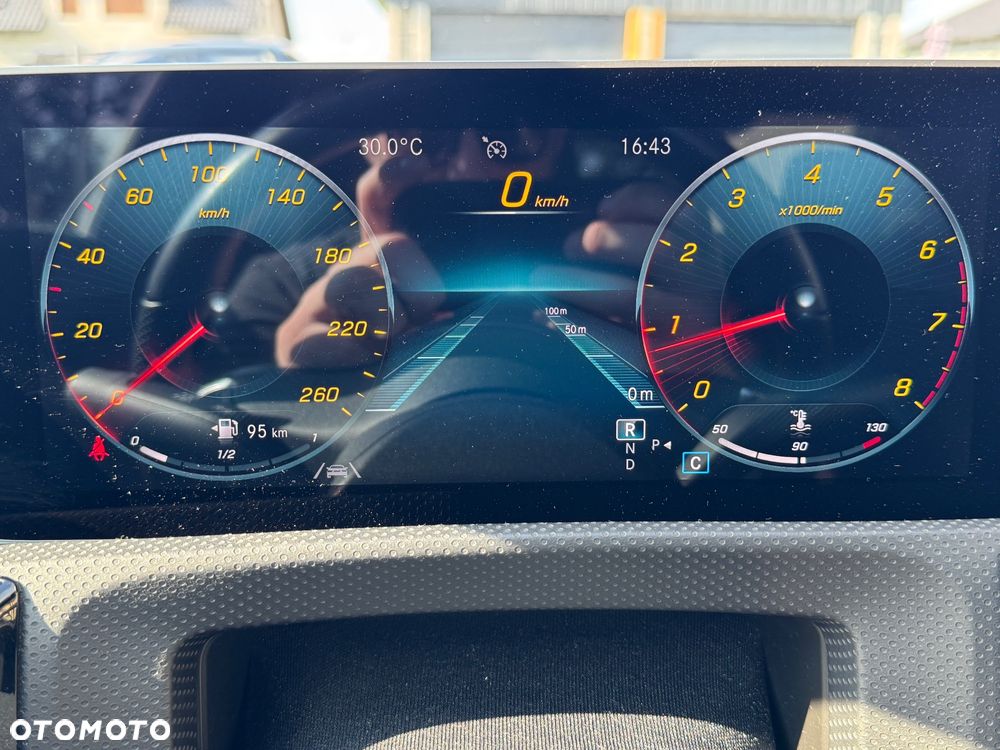 Mercedes-Benz CLA 220 4-Matic AMG Line 7G-DCT - 35
