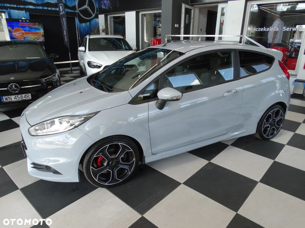 Ford Fiesta 1.6 EcoBoost ST200 - 10
