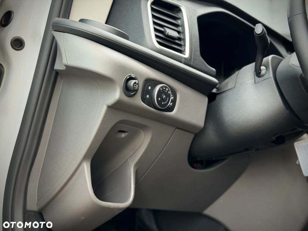 Ford Transit - 18