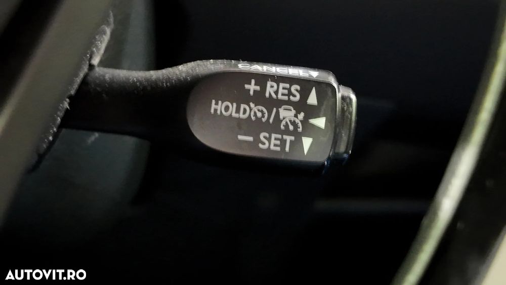 Toyota C-HR 1.8 HSD 122 CP 4x2 CVT C-lassy bi-tone - 20