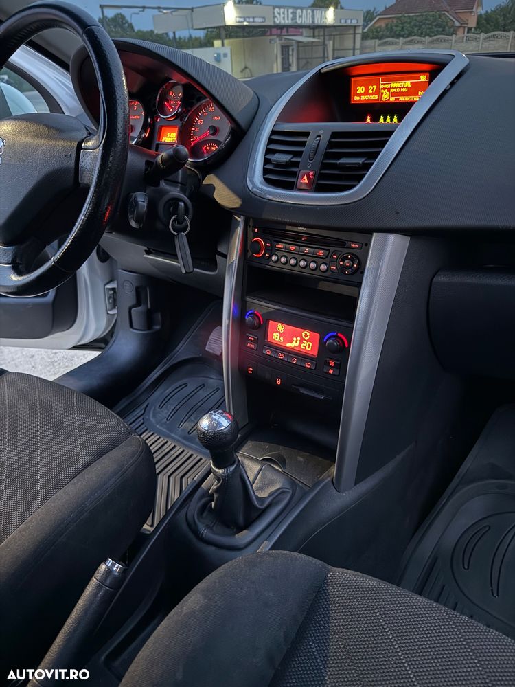 Peugeot 207 1.6HDI Feline - 35