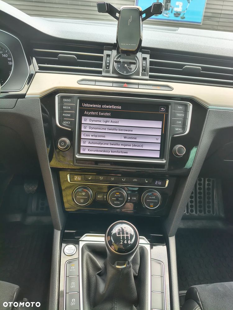 Volkswagen Passat 2.0 TDI BMT Highline - 34