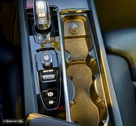 Volvo XC 60 2.0 T8 PHEV Inscription AWD - 22