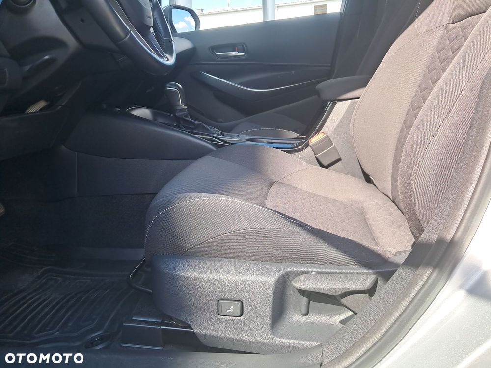 Toyota Corolla 2.0 Hybrid Comfort - 24