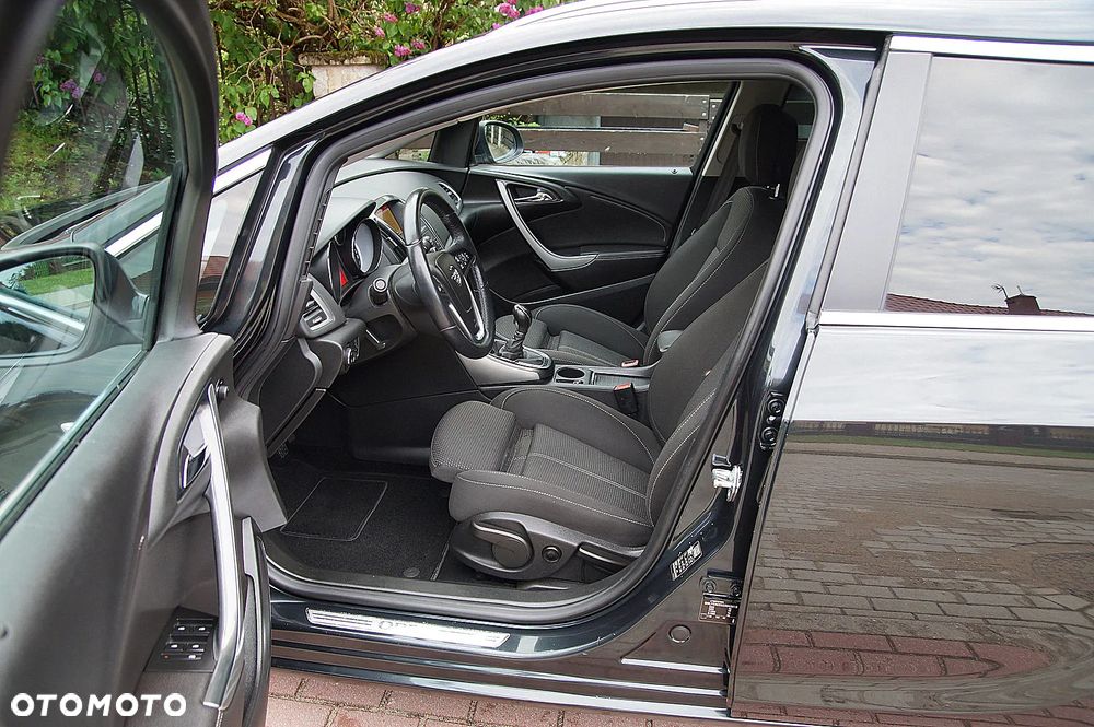 Opel Astra 1.4 T Cosmo S&S - 17