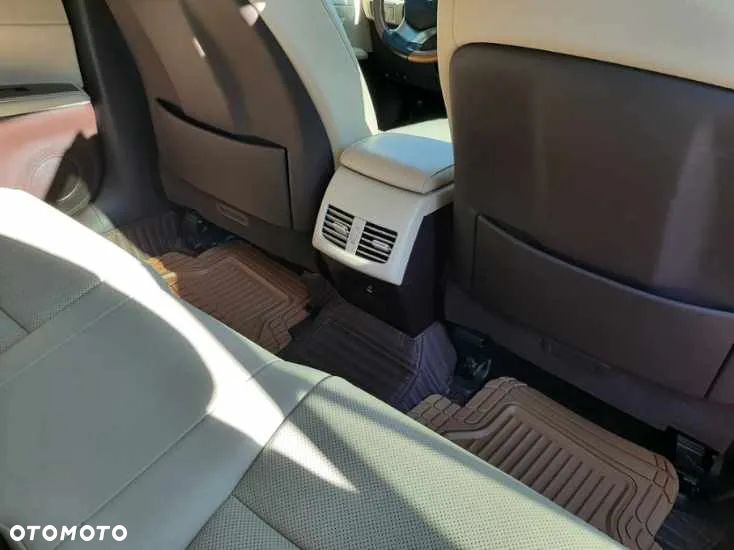 Lexus ES - 9