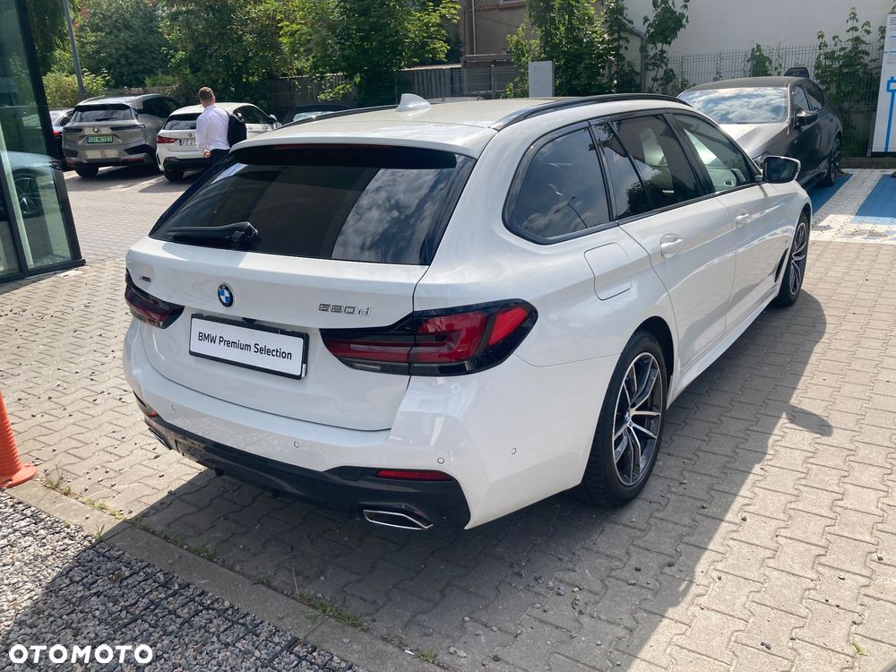 BMW Seria 5 520d xDrive mHEV M Sport sport - 4