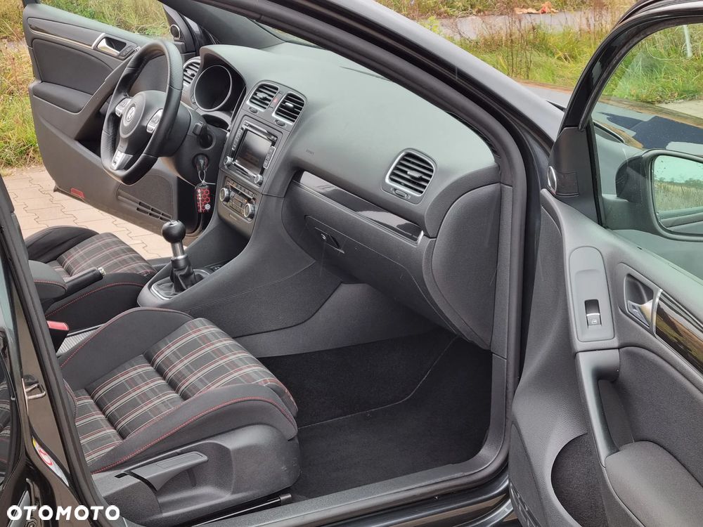 Volkswagen Golf 2.0 GTI - 22