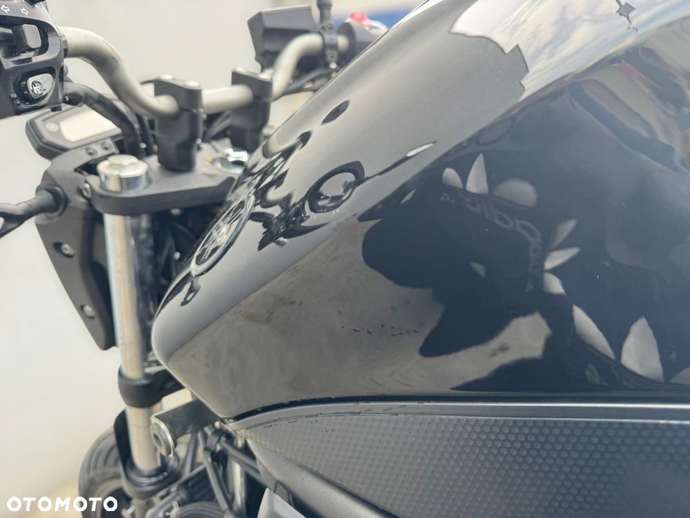 Yamaha XJ - 7