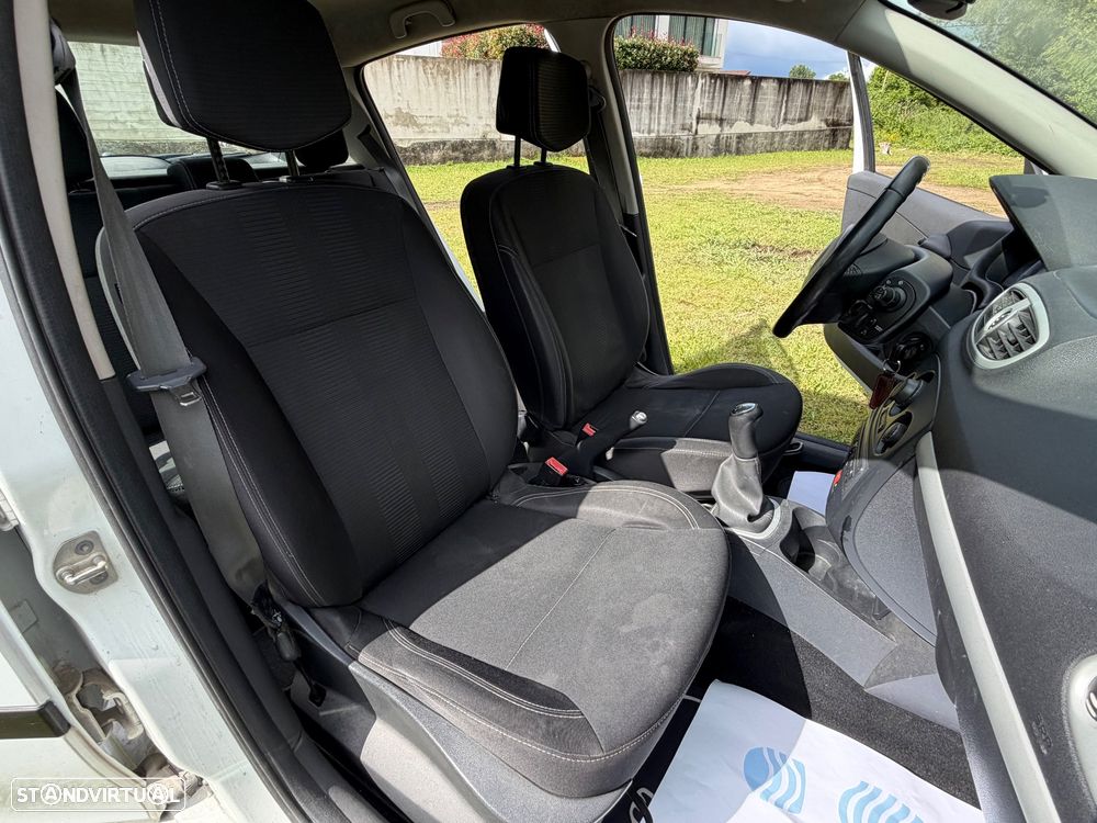 Renault Clio 1.5 dCi Dynamique S - 12
