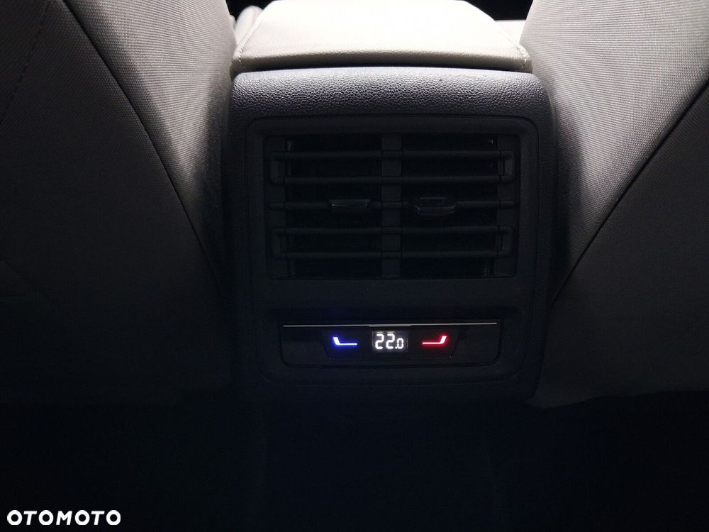 Volkswagen Golf 1.5 TSI EVO Style - 33