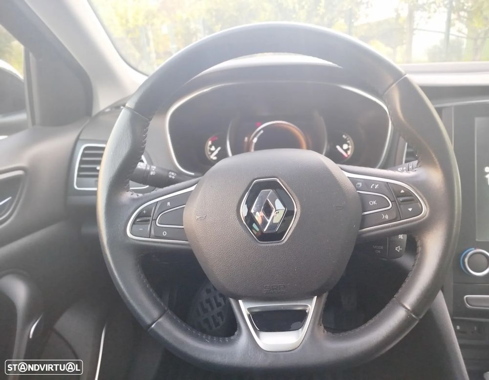 Renault Mégane Grand Coupe - 4
