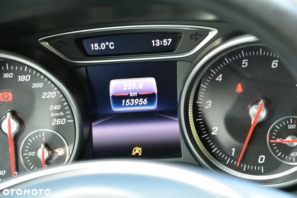 Mercedes-Benz CLA 200 Urban - 27