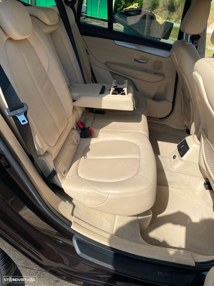 BMW 218 Active Tourer d Luxury Line - 15