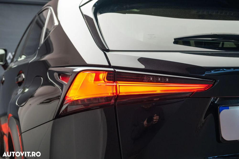 Lexus Seria NX 300h AWD Luxury - 26