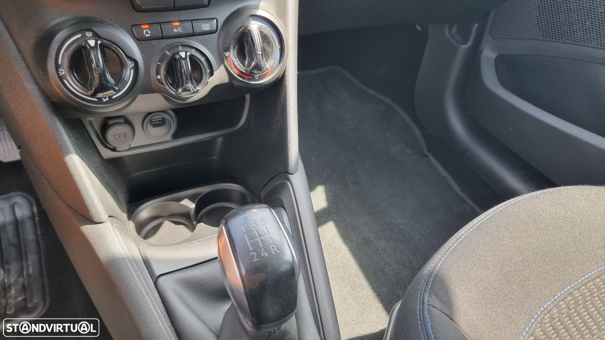 Peugeot 208 1.5 BlueHDi Signature - 15