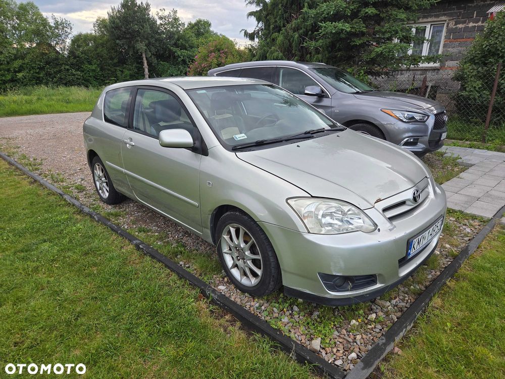 Toyota Corolla - 2