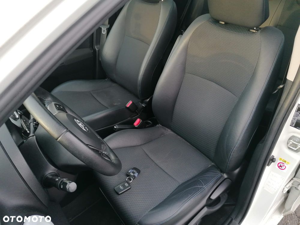Toyota Yaris - 26