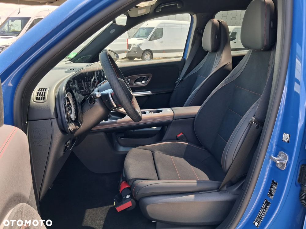 Mercedes-Benz GLB - 10
