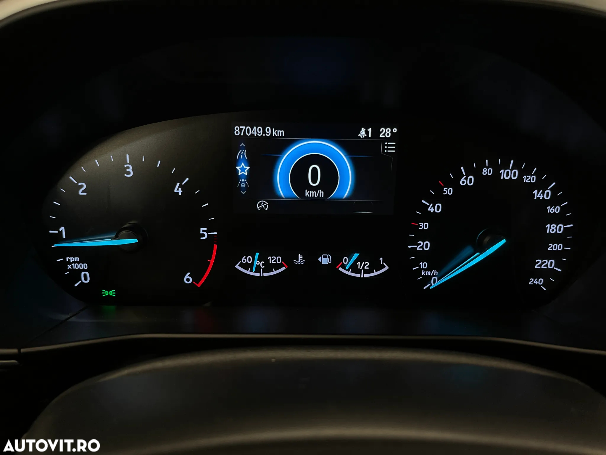 Ford Focus 1.5 EcoBlue Connected - 29