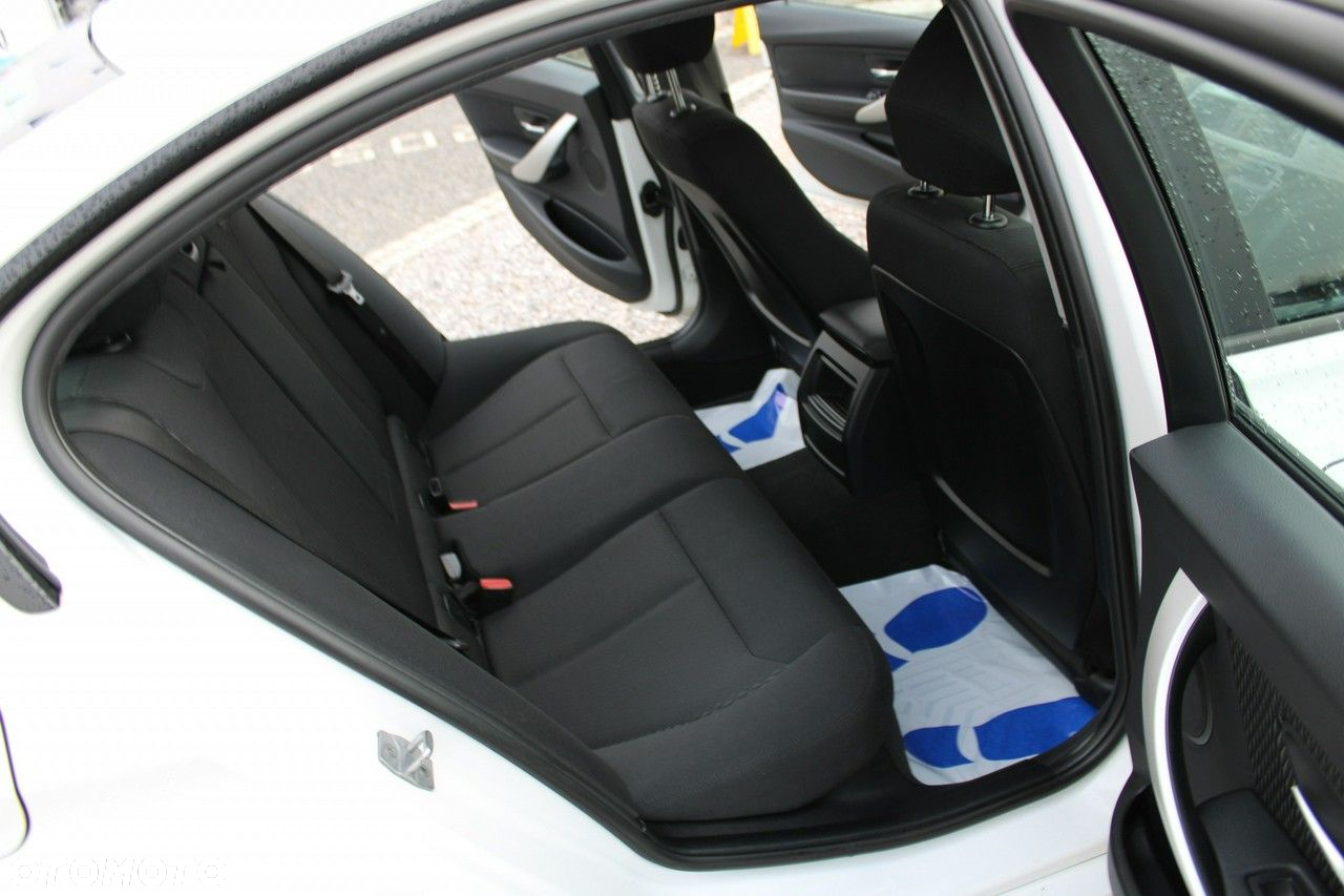 BMW Seria 3 - 27
