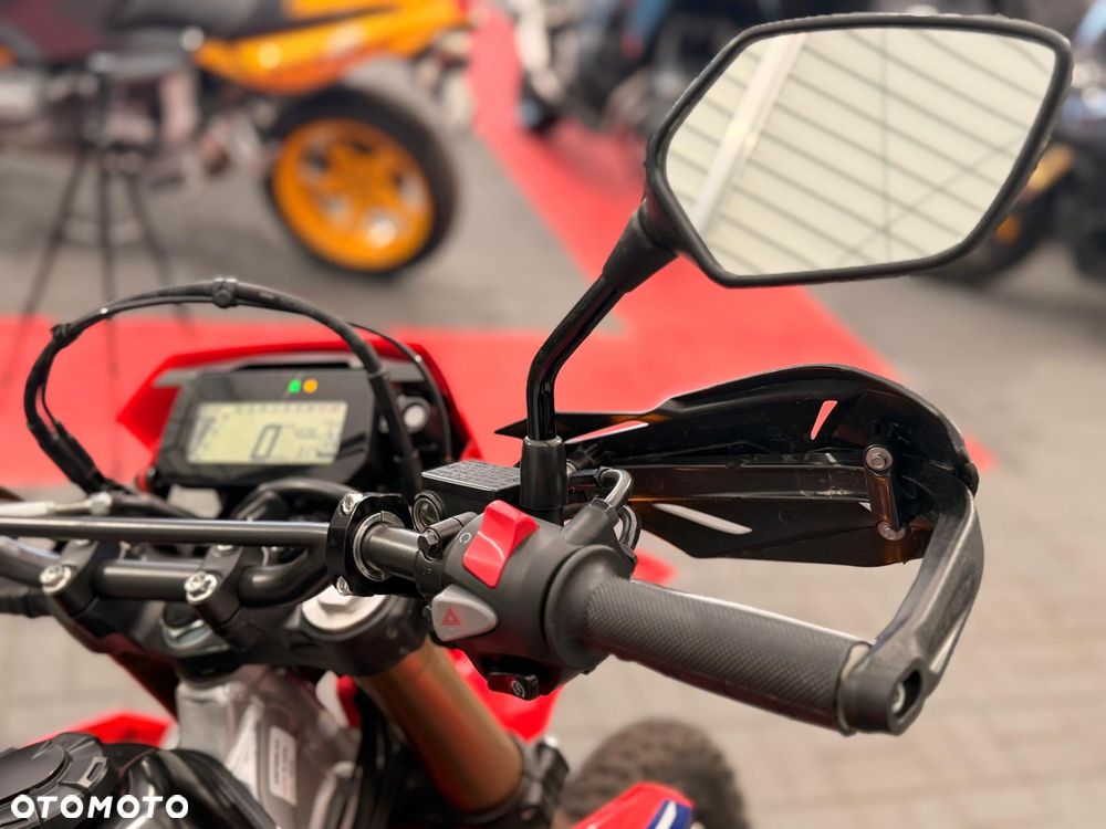 Honda CRF - 9