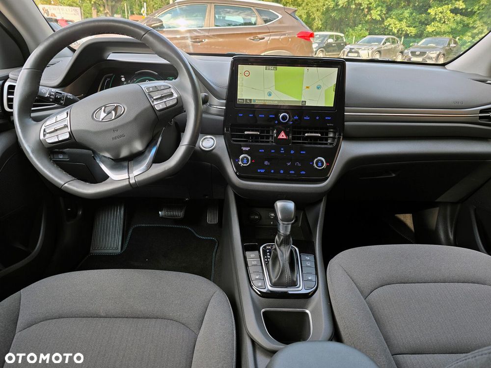 Hyundai IONIQ - 7