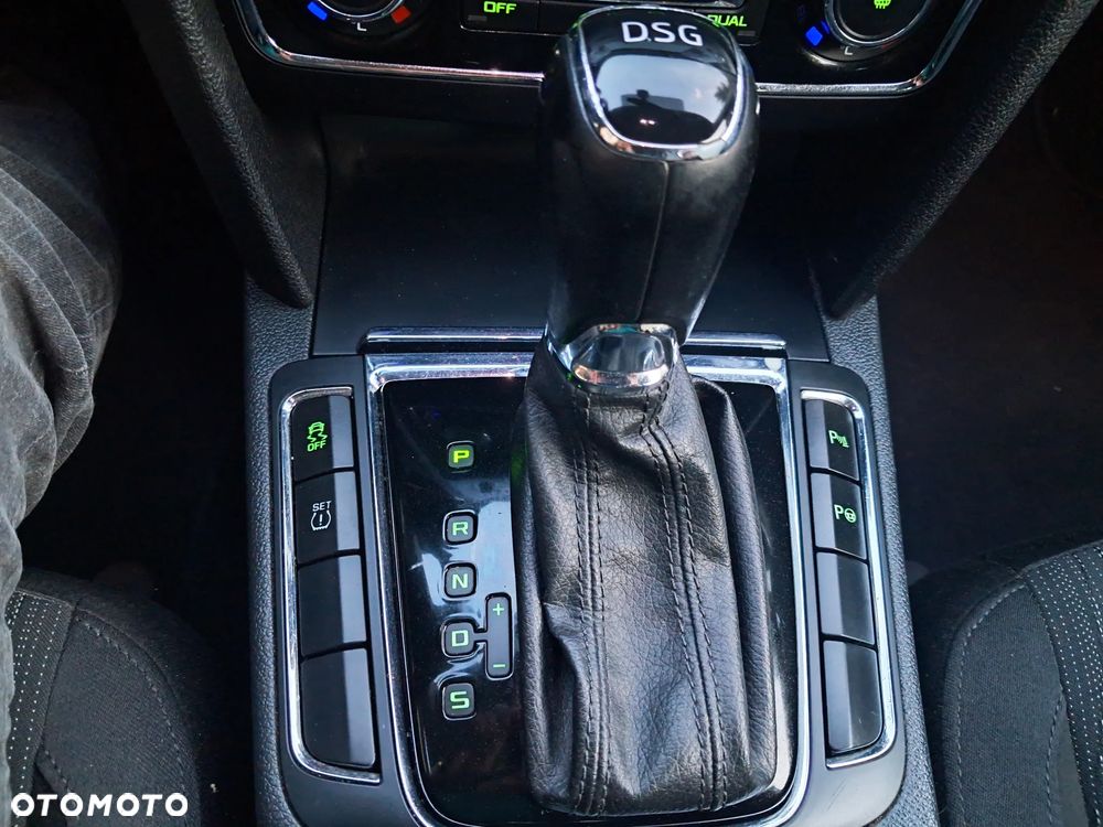 Skoda Superb 1.8 TSI Business DSG - 14