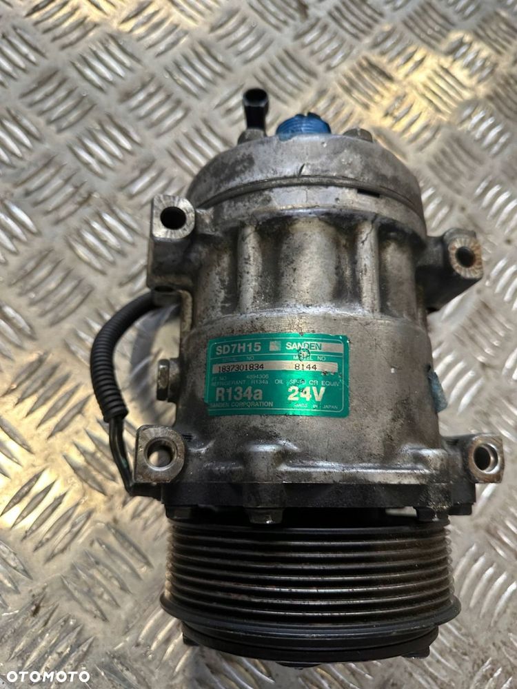 SPRĘZARKA KOMPRESOR IZOTERMA CHŁODNIA S8230 SD7H15 - 2