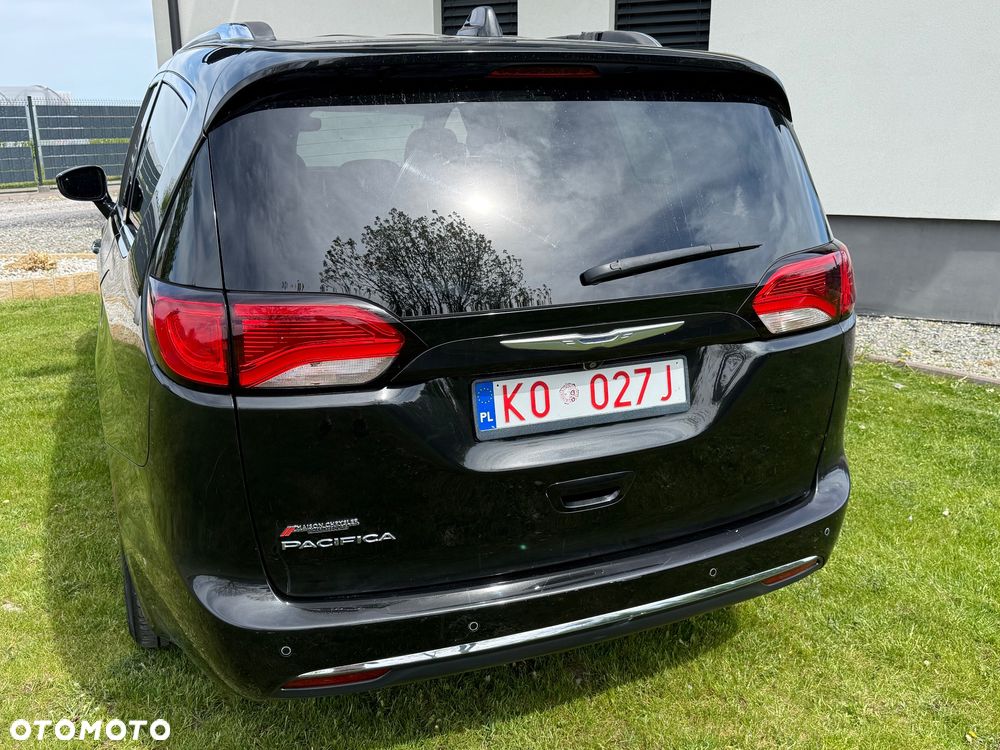 Chrysler Pacifica - 3