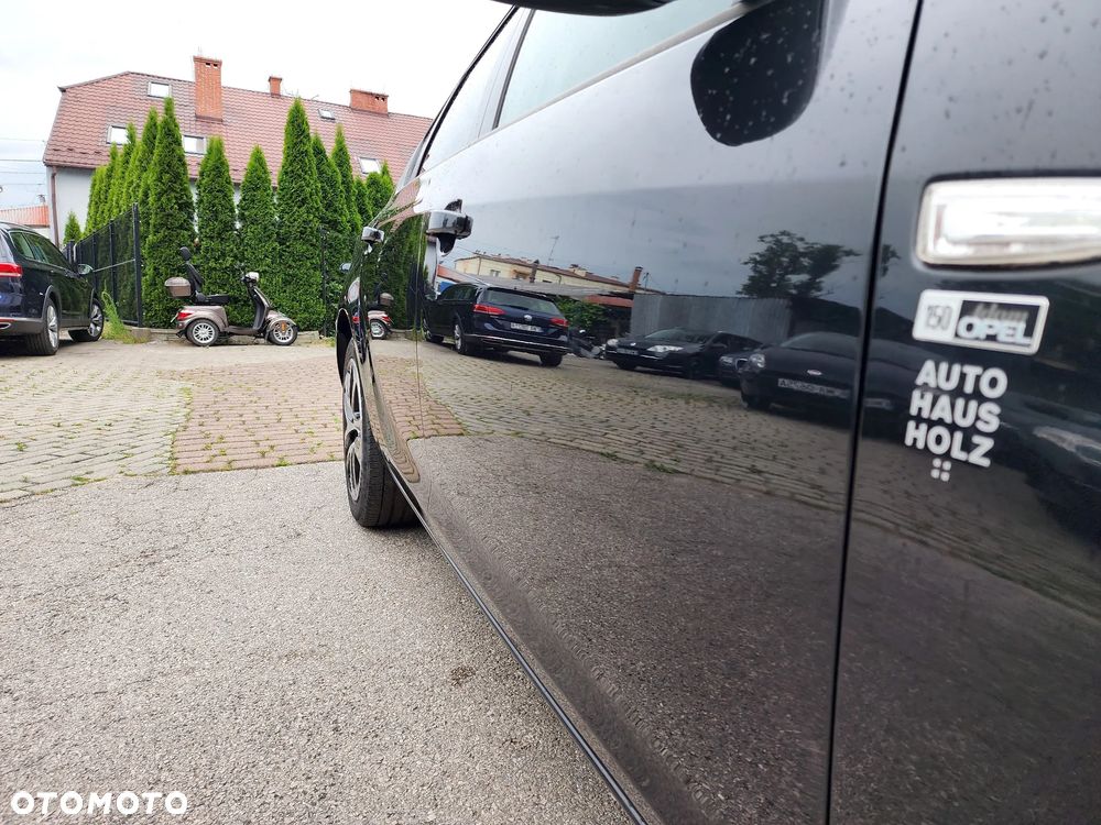 Opel Astra 1.4 Turbo 150 Jahre - 10