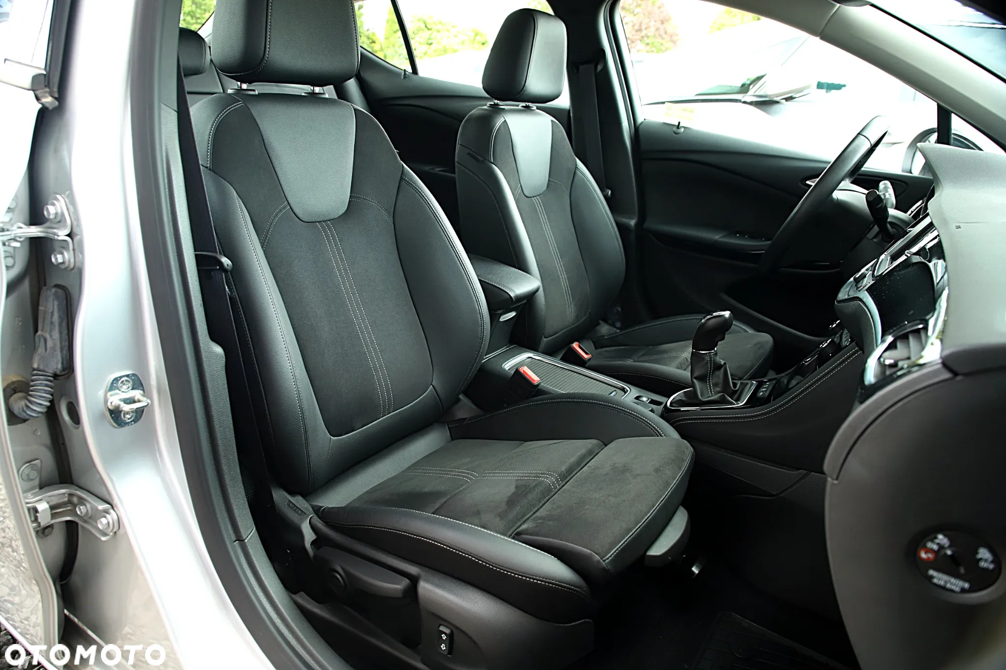 Opel Astra V 1.2 T Elegance S&S - 23