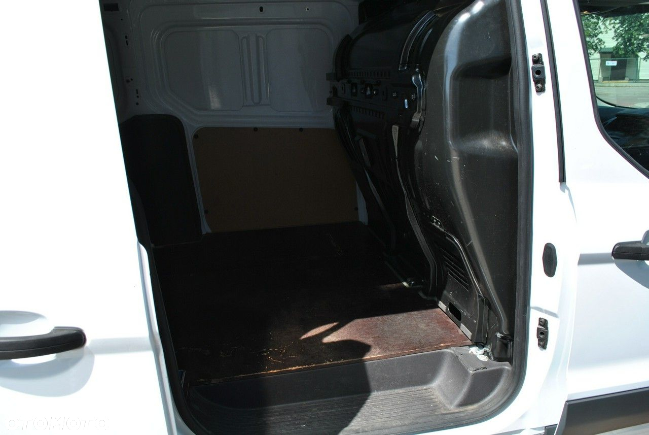 Ford Transit Connect - 23