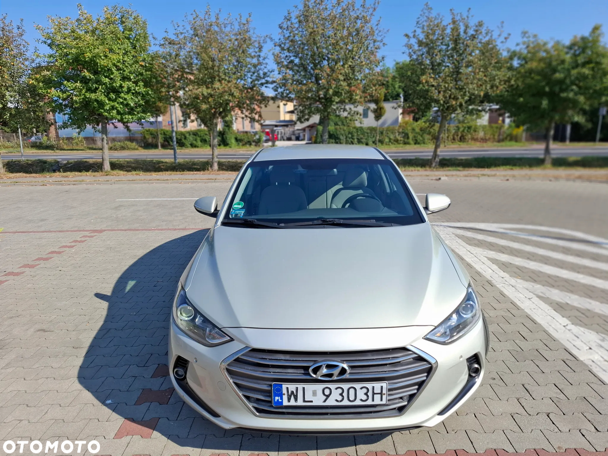 Hyundai Elantra 1.6 CRDi BlueDrive Comfort DCT - 4