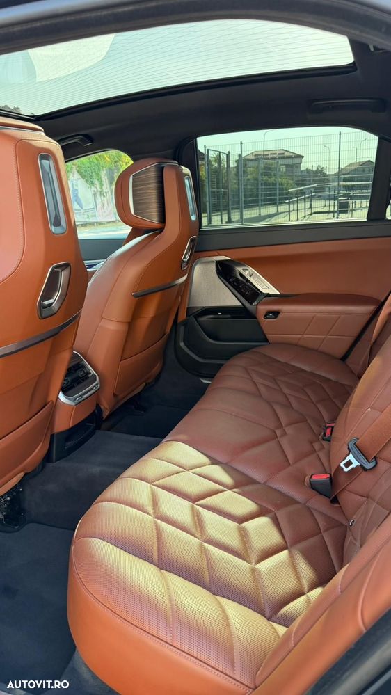BMW Seria 7 740i - 12