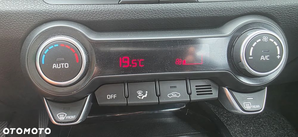Kia Stonic 1.4 L - 29